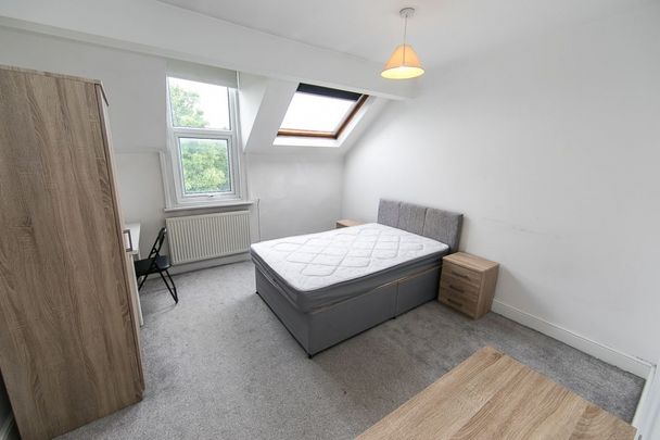 Flat 6, 27 Richmond Road, Headingley, Leeds - Photo 1