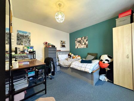 2 bedroom flat to rent - Photo 4