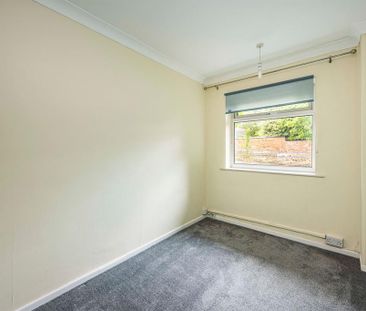 2 bedroom maisonette to rent - Photo 3