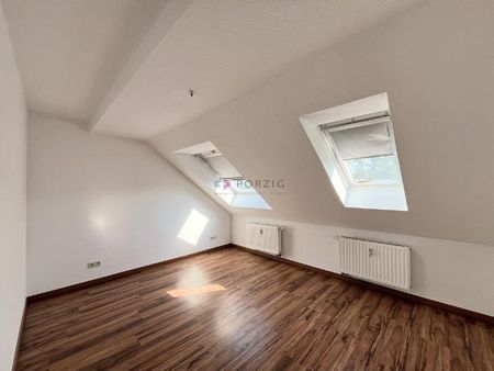 Wunderschöne DG-Wohnung mit Einbauküche und Balkon - Foto 4