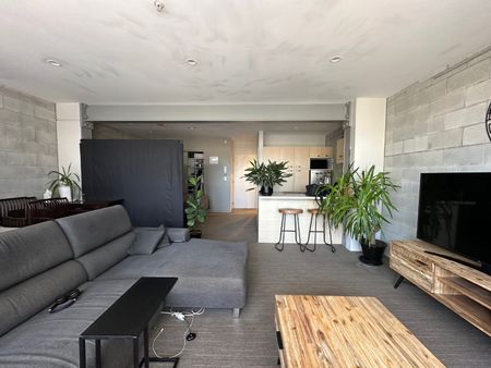 The finest residence in the finest neighbourhood - Photo 3