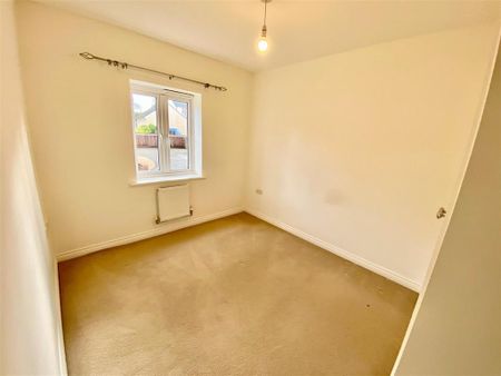 3 bedroom semi-detached house to rent - Photo 3