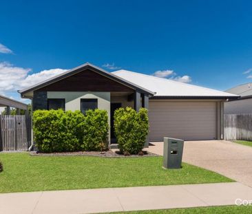 Exceptional Family Home in the Heart of North-Shore Living - Photo 5