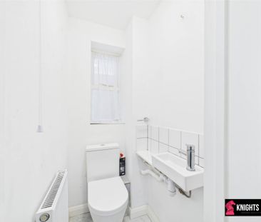 Price £1,600 pcm - Available Now - Unfurnished - Photo 3
