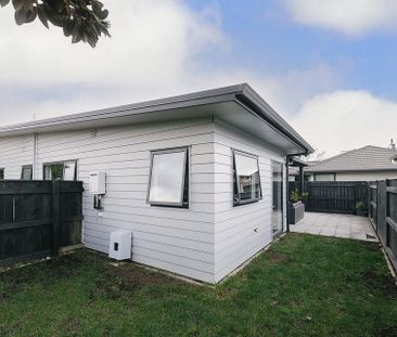 Modern 3 Bed 2 Bath Home | Central Location - Photo 2