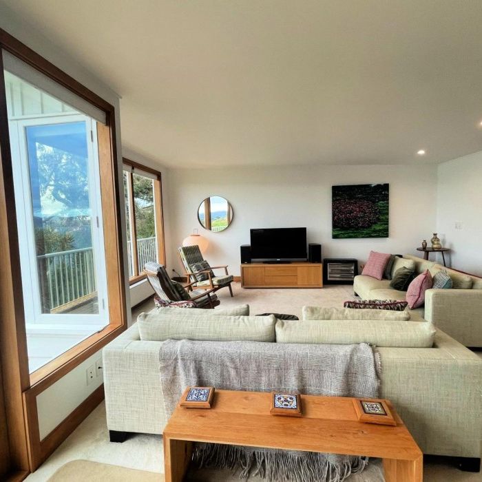 Family Residence, Nestled into the Hillside with Harbour Views - Photo 1