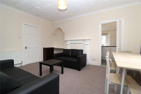 3 bedroom apartment to rent - Photo 4