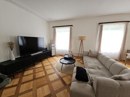 Charmante, grosszügige 4-Zimmer-Altbauwohnung mit Balkon - Photo 2