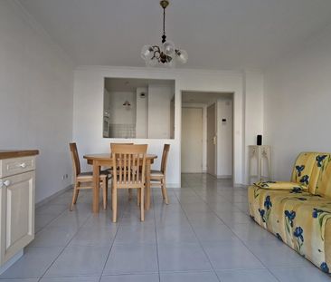 Location Appartement 2 pièces 38m² ST LAURENT DU VAR 06700 - Photo 1