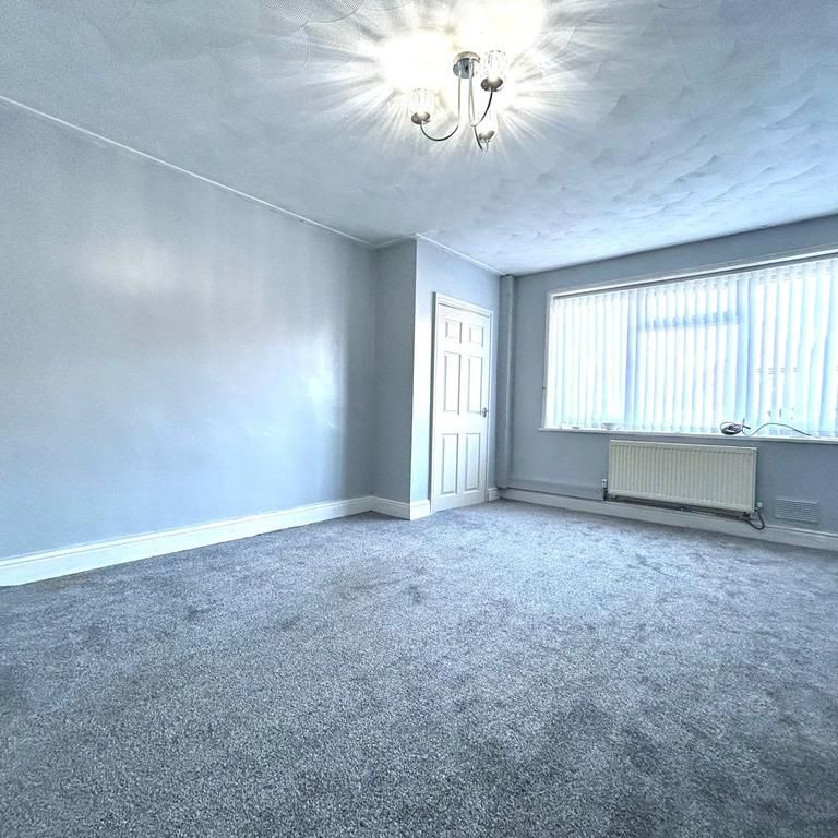 4 bedroom terraced house to rent - Photo 1