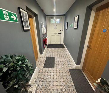 Apartmenr 3 Rock House, Old Hill, Tettenhall, Wolverhampton, WV6 - Photo 1