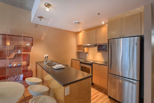 Condo for rent, Montréal (Ville-Marie) - Photo 1