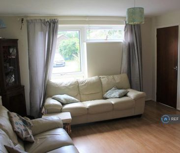 3 bedroom semi-detached house to rent - Photo 2