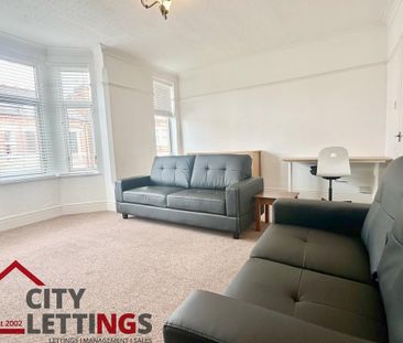 2 bedroom flat to rent - Photo 2