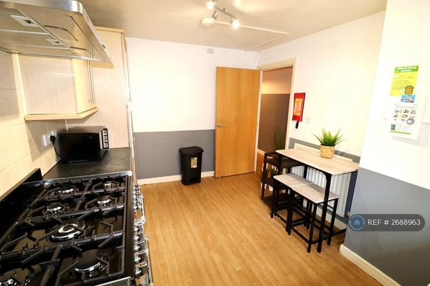 4 bedroom terraced house to rent - Photo 1