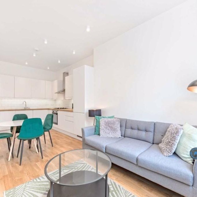 3 bedroom flat to rent - Photo 1