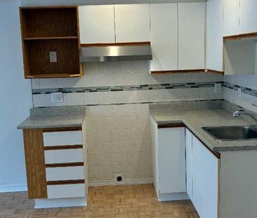 3 ½ en rez-de-jardin dans un Quadplex– Brossard Secteur N – Près du... - Photo 1