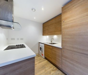 St James Walk, Cheltenham, Glos, GL50 - Photo 3