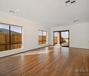 4 Bed, 2 Bath - Photo 3