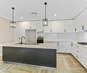 Large home and studio with separate entrance - Photo 6