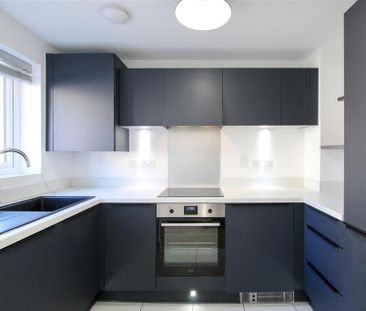 2 bedroom semi-detached house to rent - Photo 3