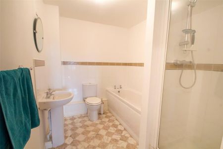 2 bedroom apartment to rent - Photo 4