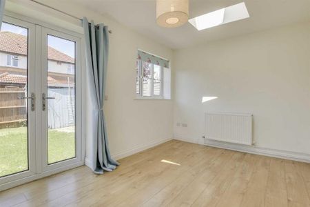 3 bedroom semi-detached house to rent - Photo 2