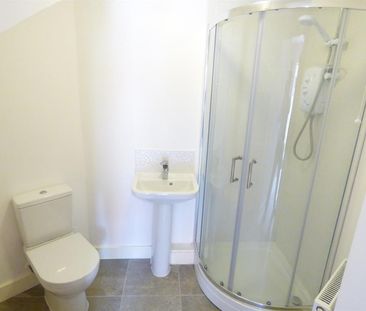 2 bedroom House To Let - Photo 2