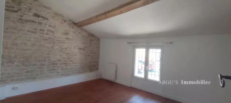 Maison De Ville à Sauze Vaussais - Photo 2