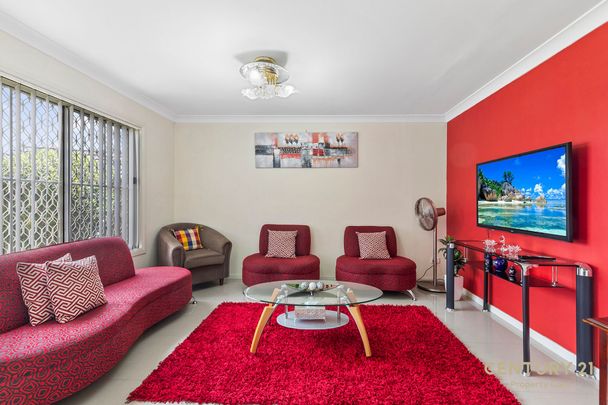 Beautifully Presented 4 Bedroom Family Home!! - Photo 1