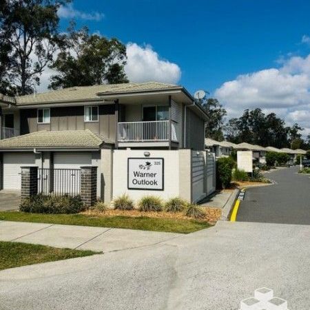 Townhouse / 3 Bed / 2 Bath / SLUG - Photo 1