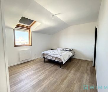 T4 meublé de 106.39 m2 en duplex, avec place de parking - Photo 3