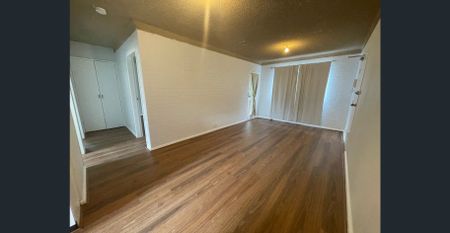 MODERN UNIT! - Photo 2