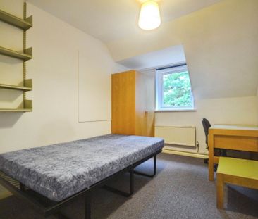 Price £500 pcm - Available 15/10/2026 - Furnished - Photo 3