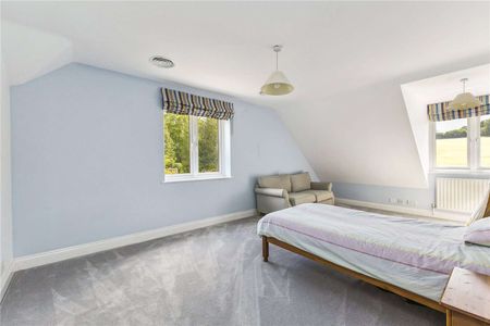 A stunning six bedroom family home situation between Water end and Potten End - Photo 5