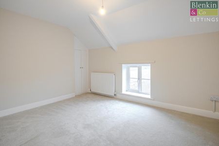 2 bedroom semi-detached house to rent - Photo 4