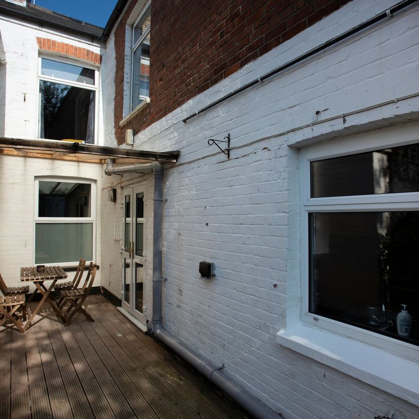 1 bed to rent in Albemarle Road, Taunton, TA1 - Photo 1