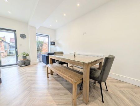 4 bedroom property to rent - Photo 5