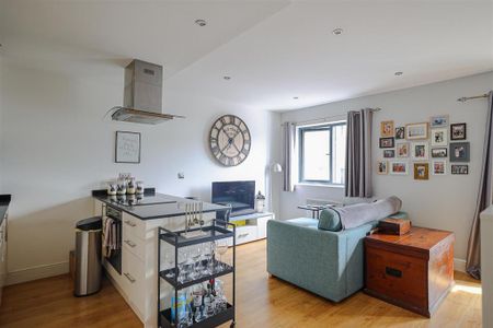 1 bedroom flat to rent - Photo 3