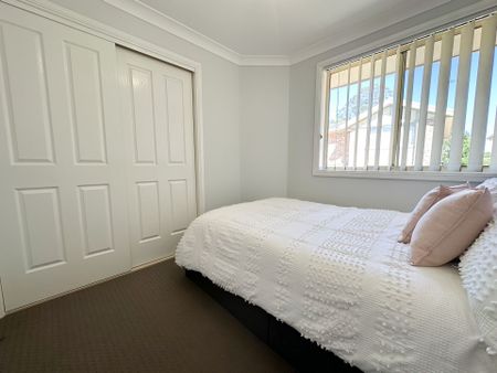 Sun-drenched 3 Bedroom Townhouse Living | Close to Amenities - Photo 4