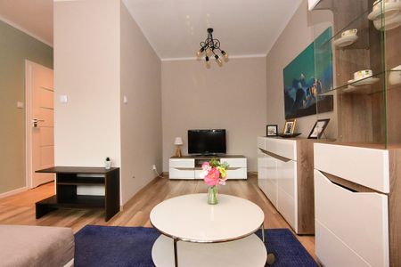 Komfortowa kawalerka z pełnym umeblowaniem i AGD - Photo 2