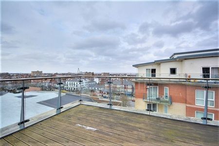 To Let – Lord Street, Southport – Penthouse Apartment - Photo 3
