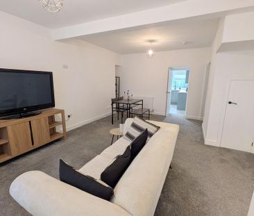 3 bedroom terraced house to rent - Photo 5