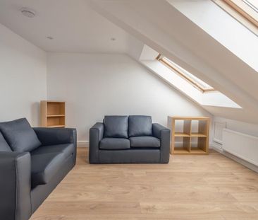 3 bedroom flat to rent - Photo 4