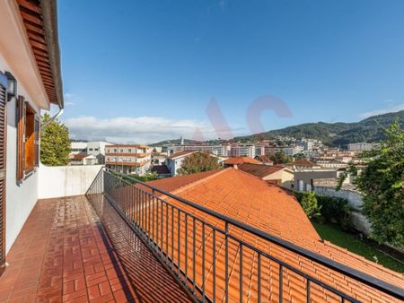 5 room luxury House for rent in Vizela, Distrito de Braga - Photo 3