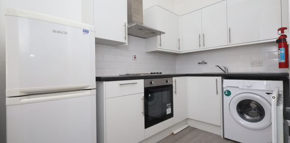 Studio Flat, Ferme Park Road, N8 - Photo 2