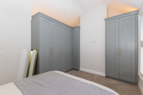 Albert Place East, Grand Canal Street, Dublin 2, D02 PE00. - Photo 1