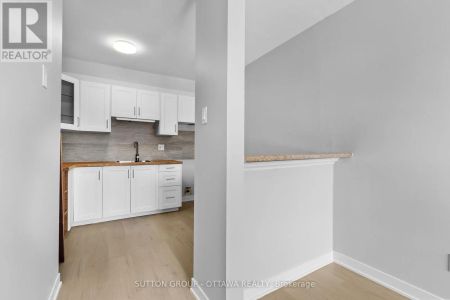 68 - 2939 FAIRLEA CRESCENT - Photo 4