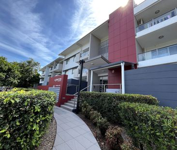 Spacious 2 bedroom 2 bathroom living - Photo 6