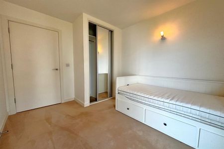 3 bedroom apartment to rent - Photo 5